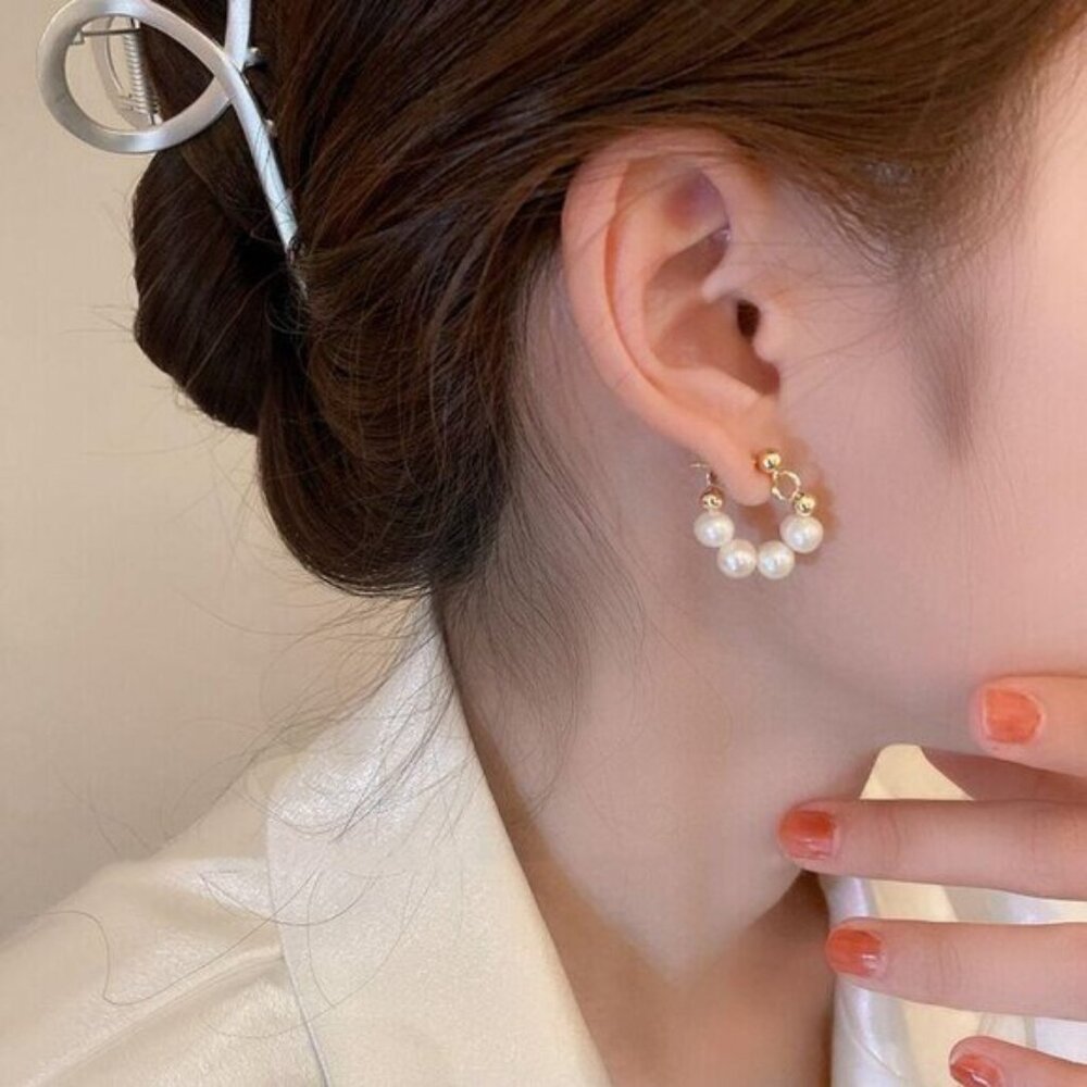 New 18K light luxury Baroque freshwater pearl earrings